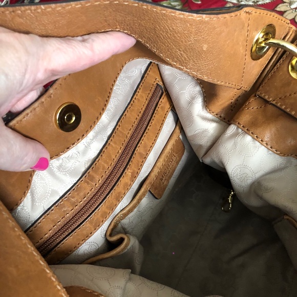 Michael Kors Uptown Astor Large Leather Studded Shoulder Bag - Tan - Picture 9 of 15